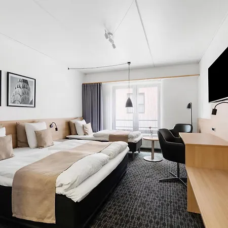 Western Hotel 4*