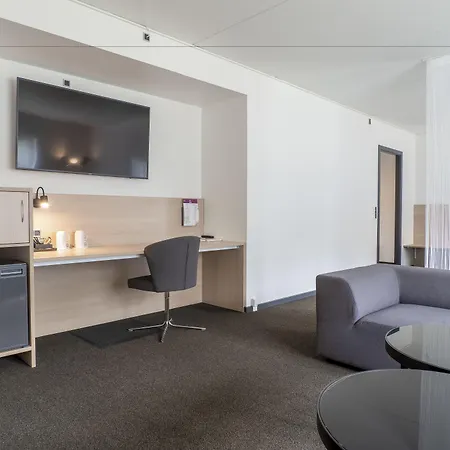 Western Hotel 4*